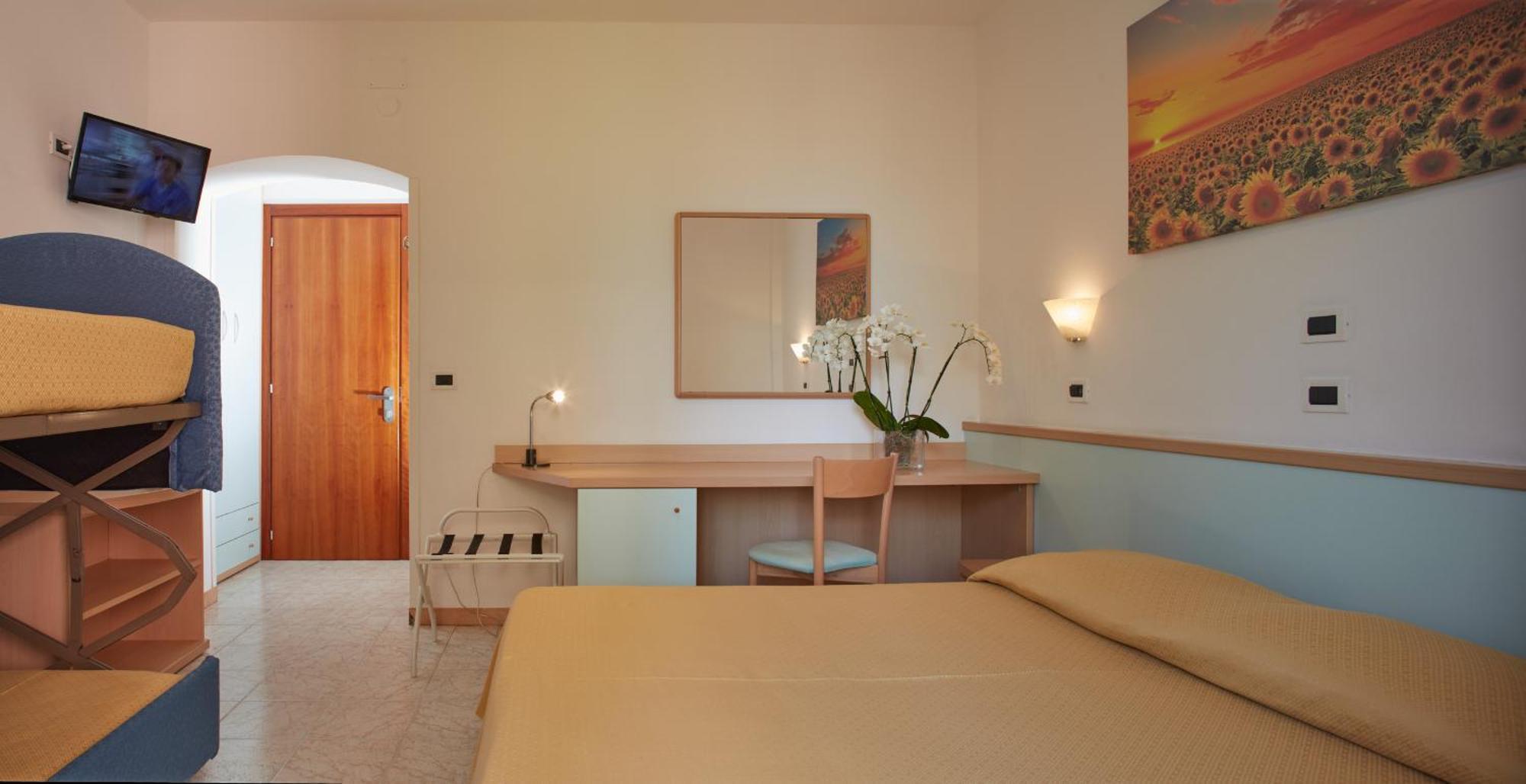 Hotel Pelikan Lignano Sabbiadoro Exterior photo
