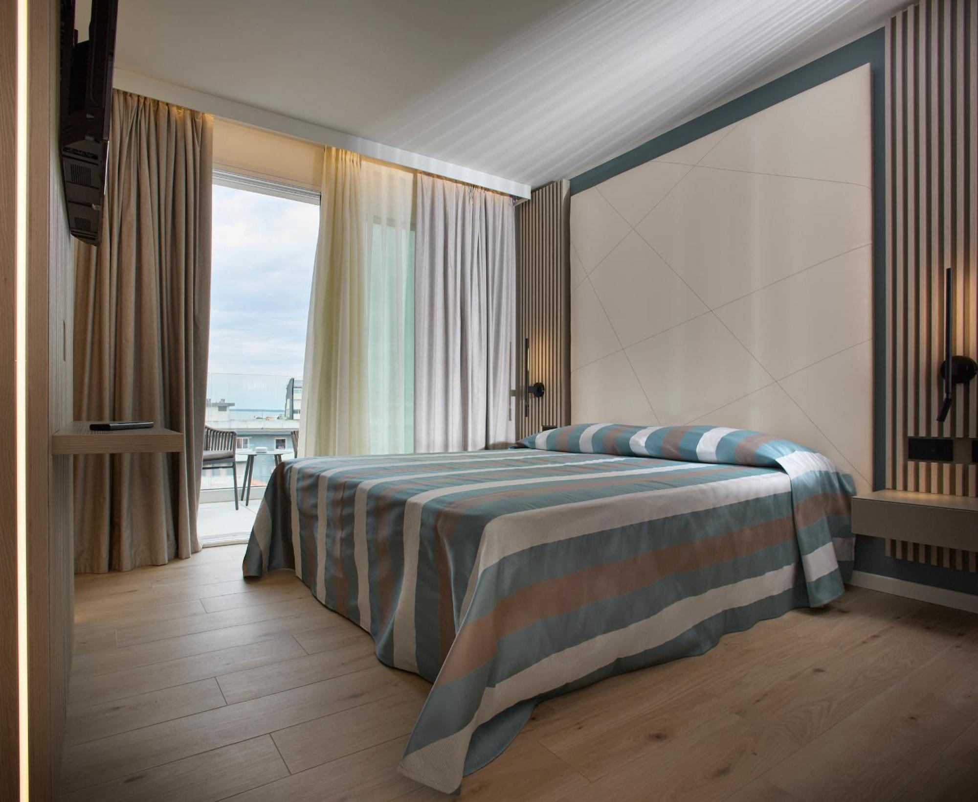 Hotel Pelikan Lignano Sabbiadoro Exterior photo