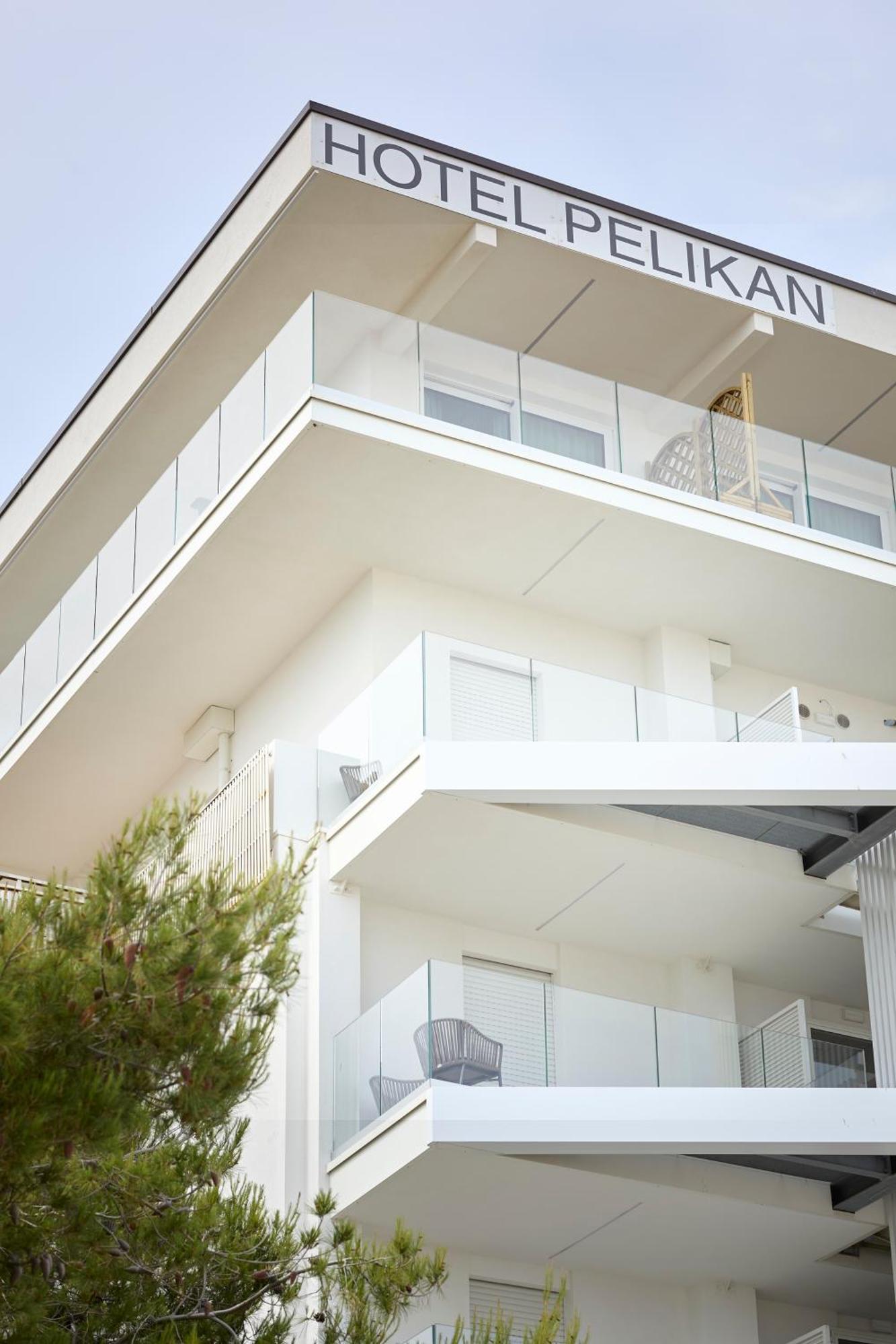 Hotel Pelikan Lignano Sabbiadoro Exterior photo